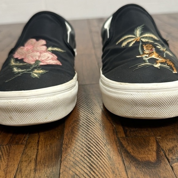 Vans Embroidered Tiger and Floral  Slip-On  Black Nylon Shoes Sneakers size 8 - Picture 11 of 16